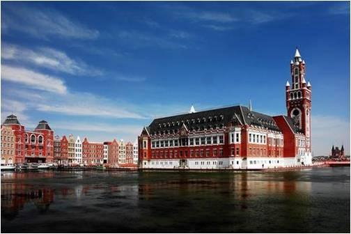 2000年20萬5千平方米荷蘭村外墻仿瓷涂料工程